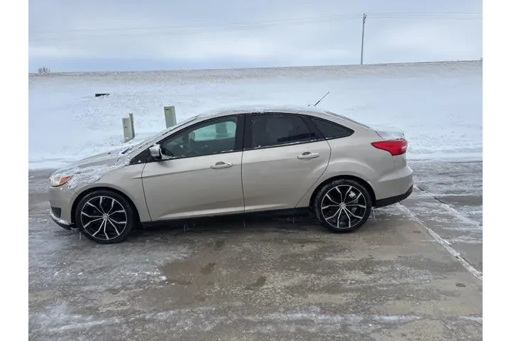 $6900 : Ford Focus 2017 SE 4dr Sedan image 9