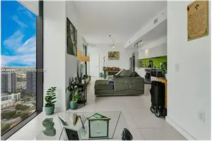 $4000 : Rental property with 1 bedro image 5