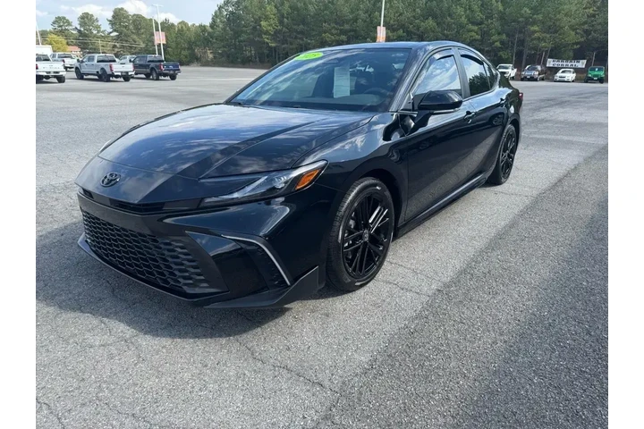 $27991 : Toyota Camry 2025 SE 4dr Sed image 4