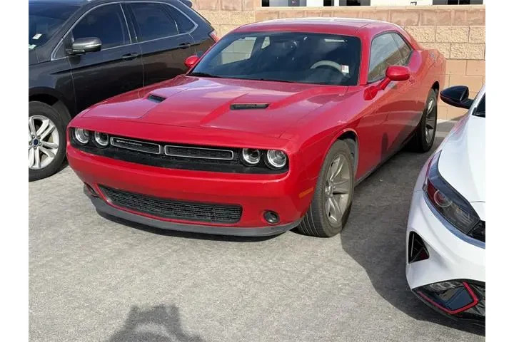 $16588 : Dodge Challenger 2015 SXT 2d image 2