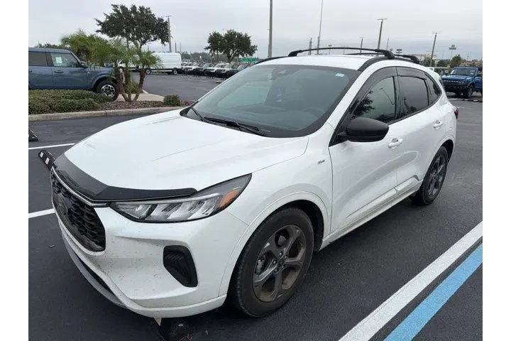 $22998 : Ford Escape 2023 ST-Line 4dr image 5