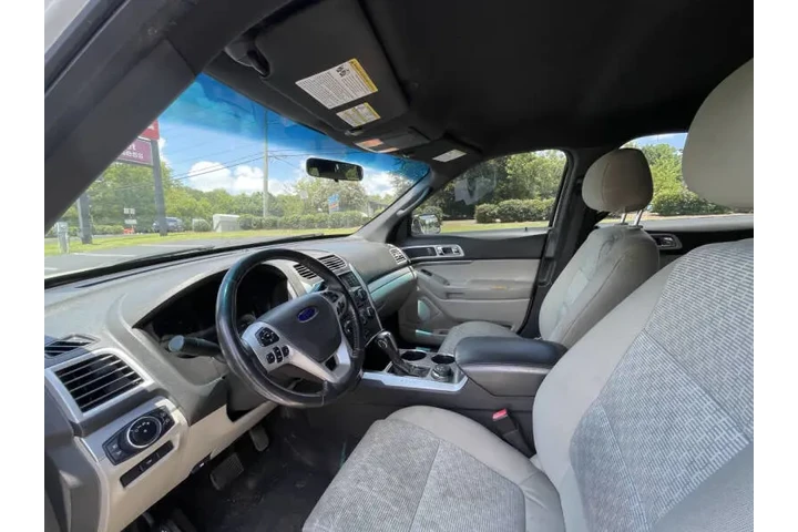 $13000 : 2012 Explorer XLT image 10