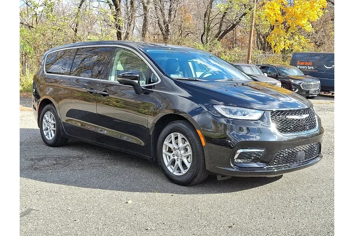 $28999 : Chrysler Pacifica 2023 Touri image 7