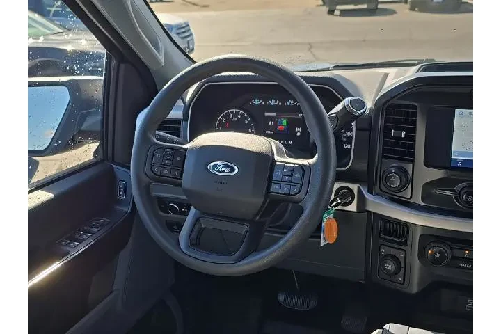 $30500 : Ford F-150 2021 4x4 XL 4dr S image 9