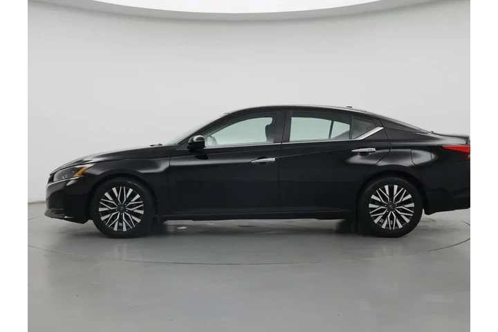 $23998 : Nissan Altima 2023 2.5 SV 4d image 3