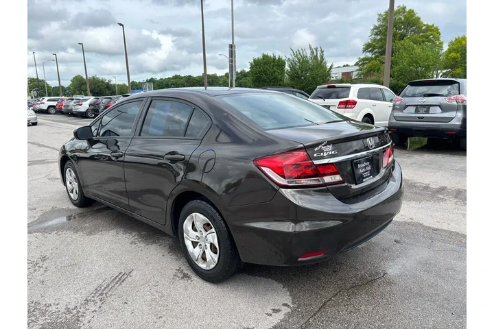 2014 Civic Sedan 4dr CVT LX image 4