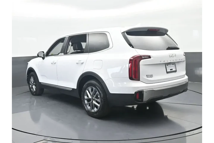 $31991 : Kia Telluride 2025 LX 4dr SU image 4