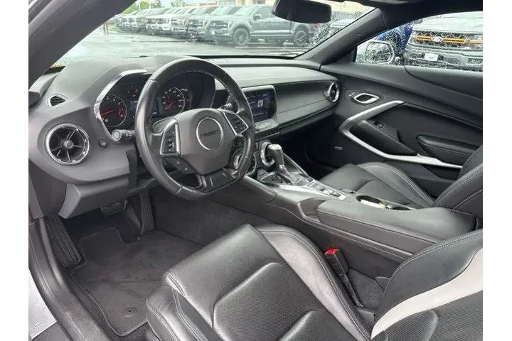$29000 : Chevrolet Camaro 2023 LT 2dr image 10