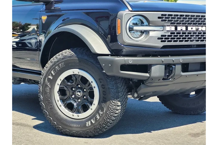 $44599 : 2021 Bronco Badlands image 4