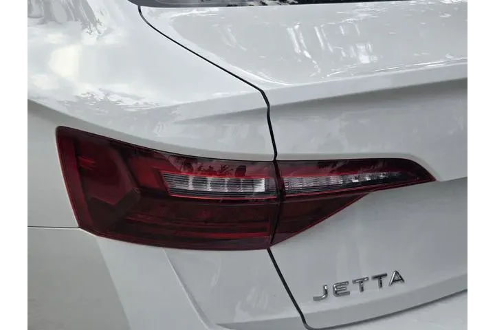 $18842 : Volkswagen Jetta 2024 Sport image 10
