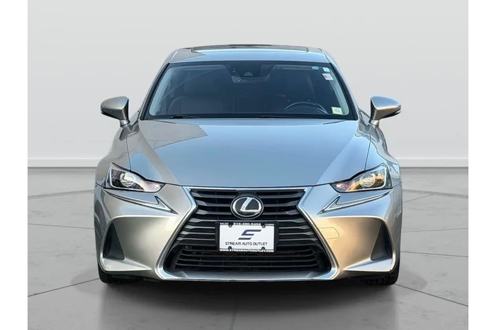 $21946 : Lexus IS 300 2018 AWD 4dr Se image 2