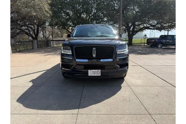 $31480 : Lincoln Navigator 2020 4x4 R image 1