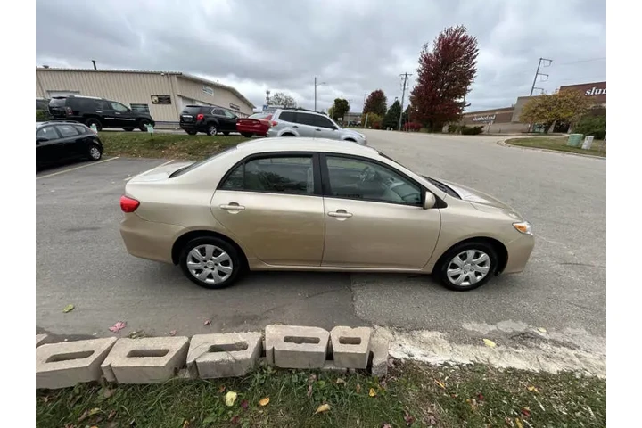 $7990 : 2012 Corolla LE image 8