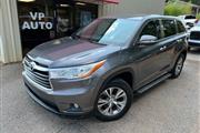 2015 Highlander LE Plus en Greenville