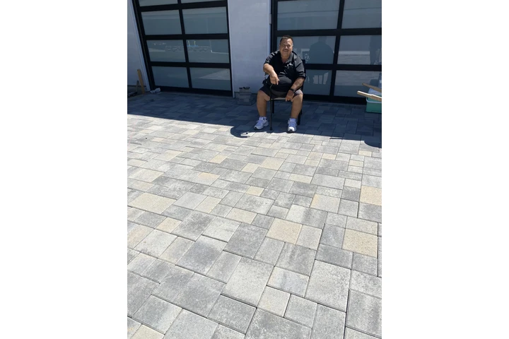 M E concrete image 3