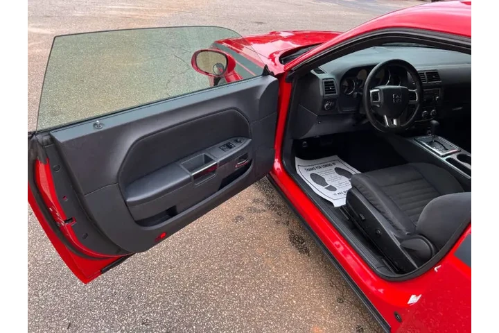 $10999 : 2014 Challenger SXT Plus image 10