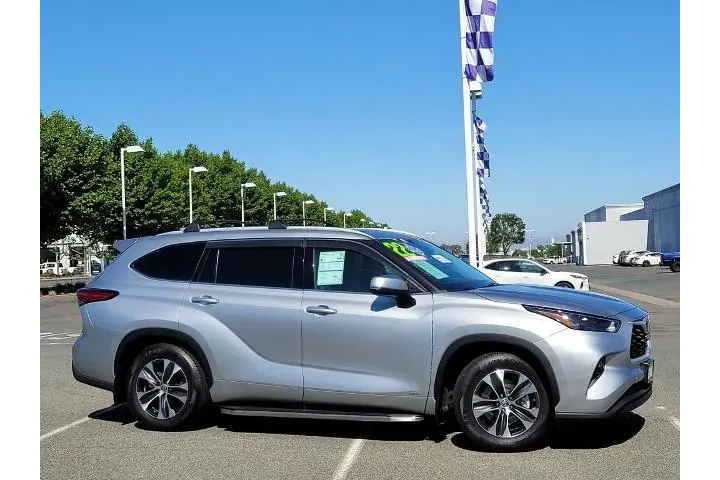 $36600 : Toyota Highlander Hybrid 202 image 3