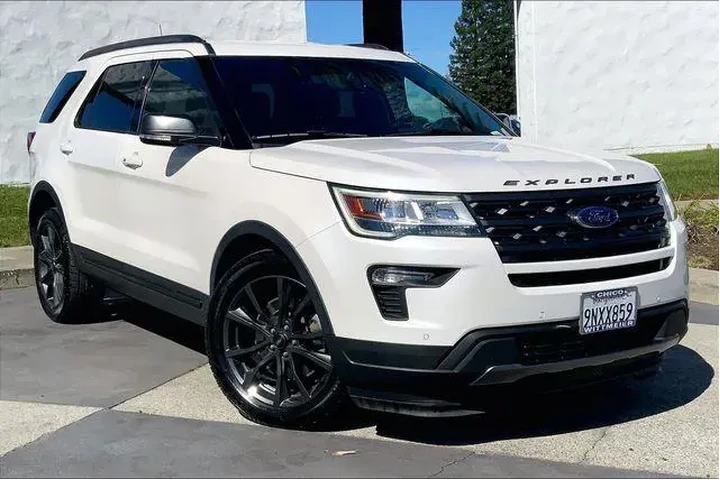$18985 : Ford Explorer 2018 XLT 4dr S image 2