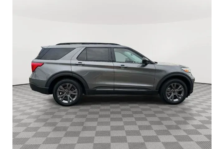 $30188 : Ford Explorer 2023 AWD XLT 4 image 8