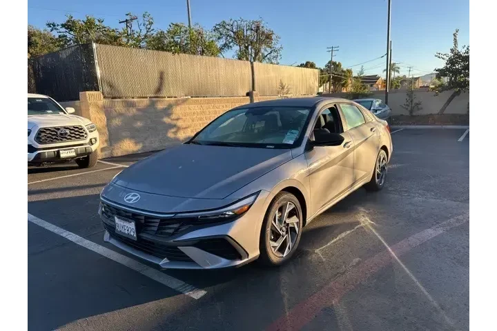 $20500 : Hyundai ELANTRA 2025 SEL Spo image 1