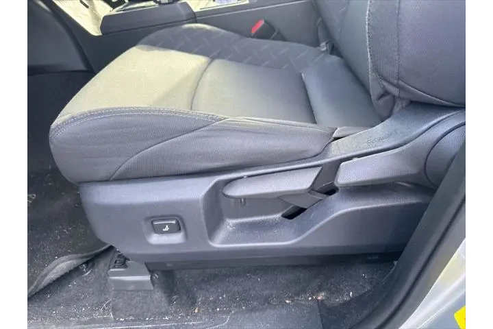 $33995 : Toyota Tacoma 2024 4x4 SR 2d image 5