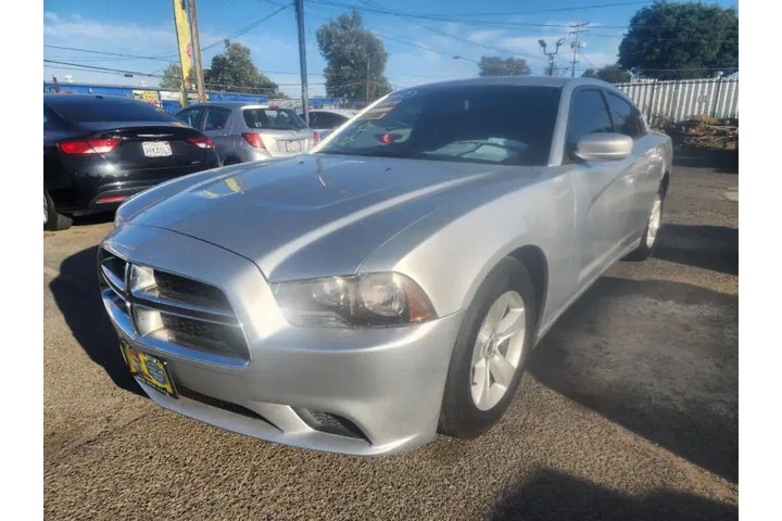 $9999 : 2012 Charger SE image 5