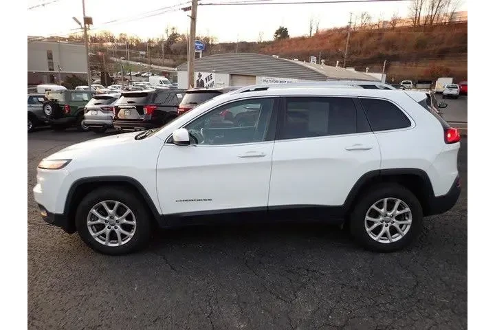 $9688 : Jeep Cherokee 2016 4x4 Latit image 2