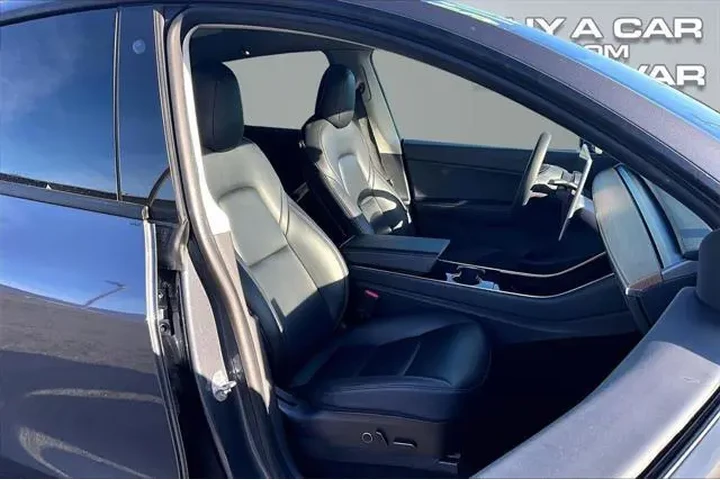 $18998 : Tesla Model Y 2021 AWD Long image 7