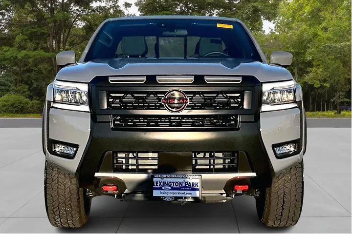 $40000 : Nissan Frontier 2025 4x4 PRO image 2