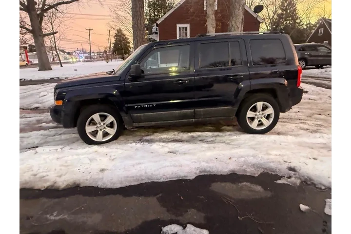 $7825 : 2011 Patriot image 6