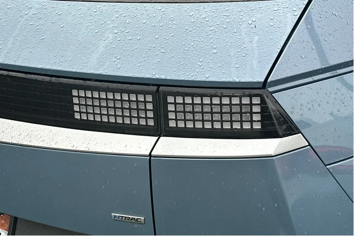 $25990 : Hyundai IONIQ 5 2024 AWD SEL image 6