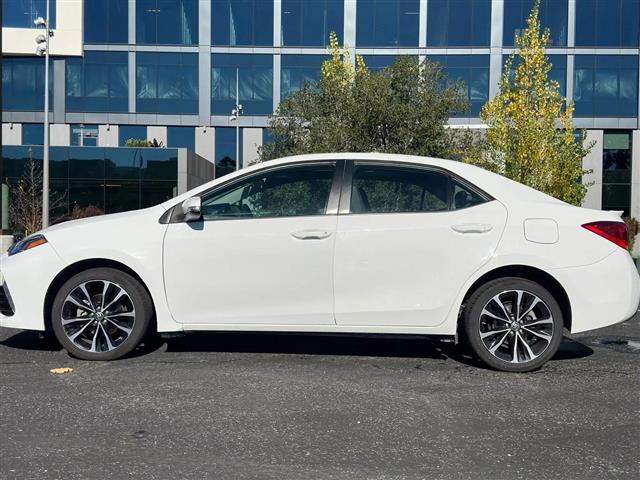 2017 TOYOTA COROLLA XSE SEDAN image 10