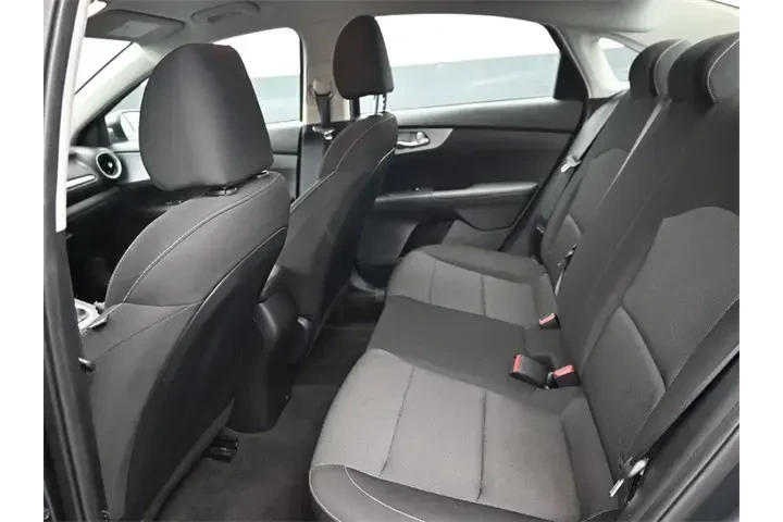 $16901 : Kia Forte 2024 LX 4dr Sedan image 9