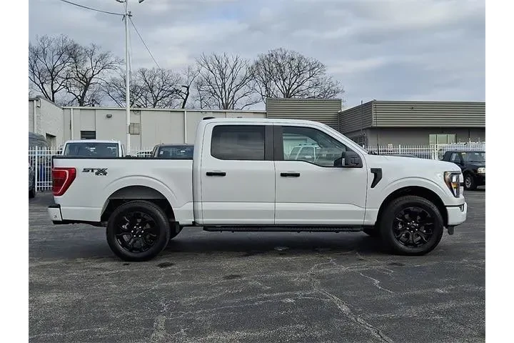 $36230 : Ford F-150 2023 4x4 XL 4dr S image 7