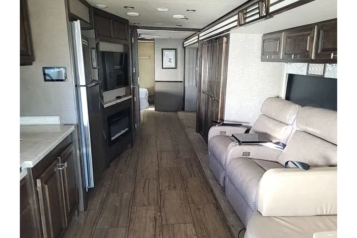 $115750 : 2020 Tiffin Alegro Open Road image 10