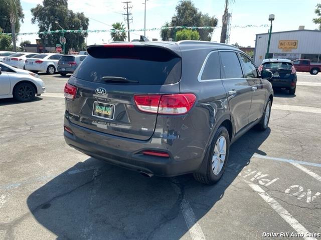 $12950 : 2017 Sorento LX SUV image 7