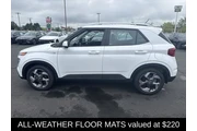 $20495 : Hyundai VENUE 2024 SEL 4dr C thumbnail