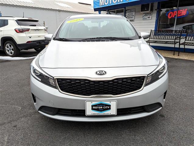 $10795 : 2017 Forte LX 6A image 2