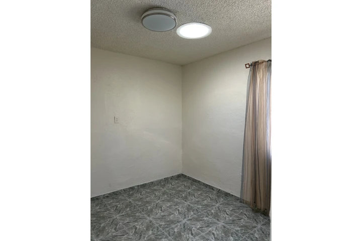 $3200 : Confortable casita image 1