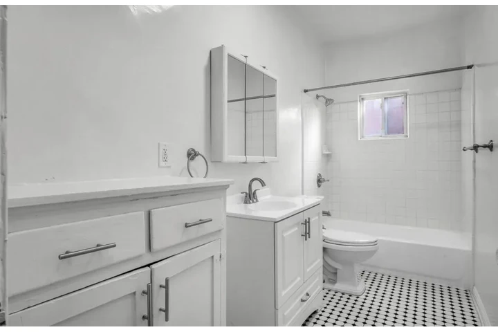 $1540 : Beautiful 1 bedroom in Gardena image 4