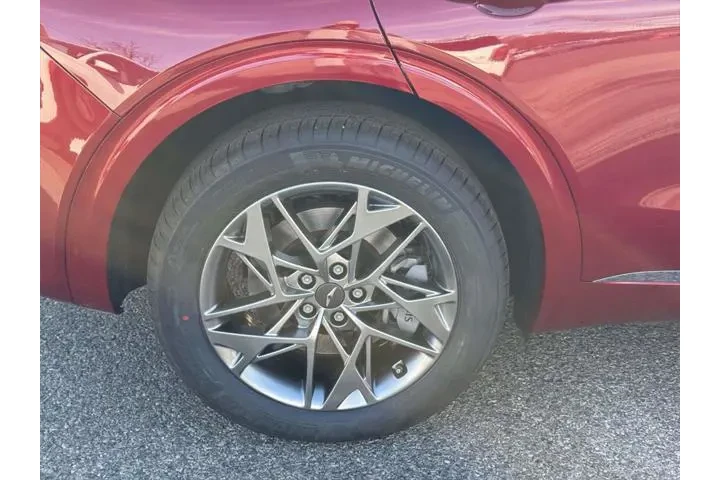 $37099 : Genesis GV70 2023 AWD 2.5T S image 9