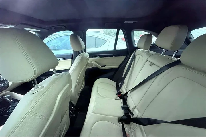 $15821 : BMW X1 2016 AWD xDrive28i 4d image 9