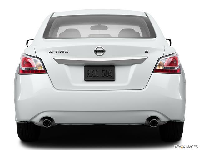 2015 Altima image 8