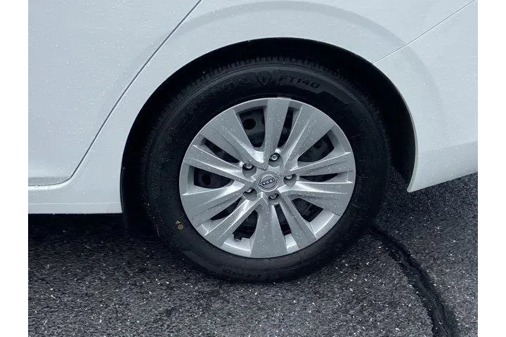 $16747 : Nissan Sentra 2025 S 4dr Sed image 9