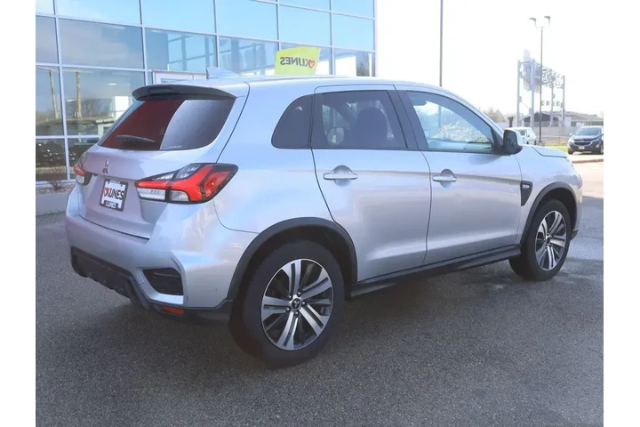 $12477 : Mitsubishi Outlander Sport 2 image 8