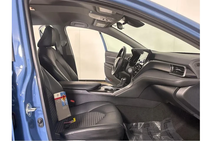 $23380 : Gold Certified2024 Camry SE image 6