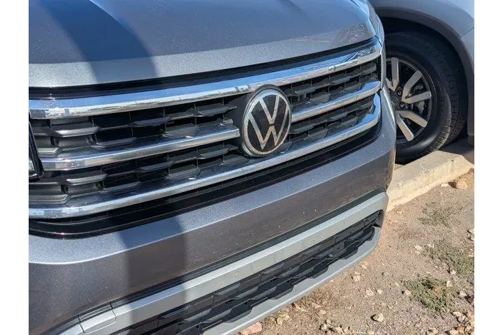 Volkswagen Atlas Cross Sport image 3