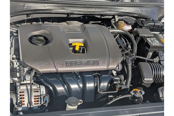 $15004 : Kia Forte 2023 LX 4dr Sedan image 4