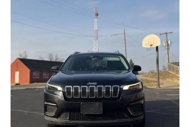 $8999 : 2020 Cherokee Latitude image 1