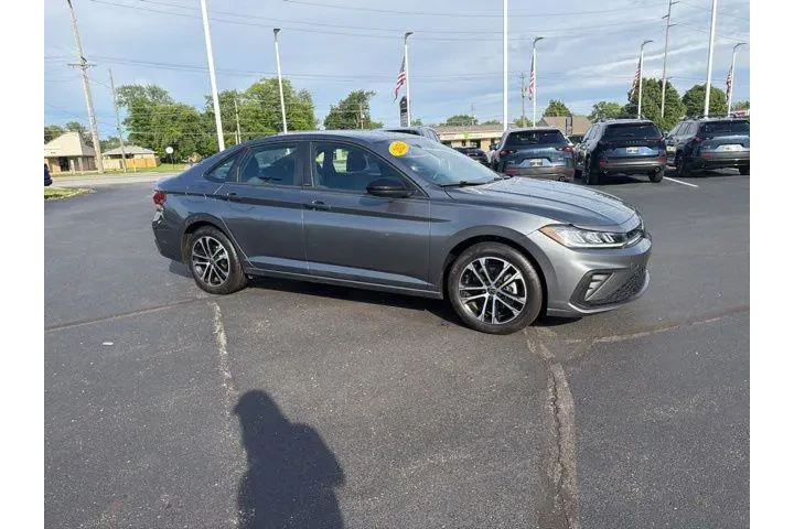 $20980 : Volkswagen Jetta 2025 Sport image 3